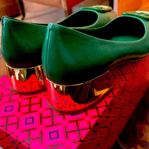 Tory Burch Georgia Pump, Rare color combination Shrub Green / Gold - Picture 4 of 8